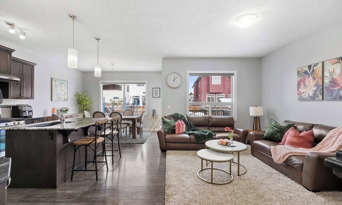 Calgary House | NEW! Family 4BR w Kid's Play Den & Yard- FREE Banff Pass, BBQ, Wine!