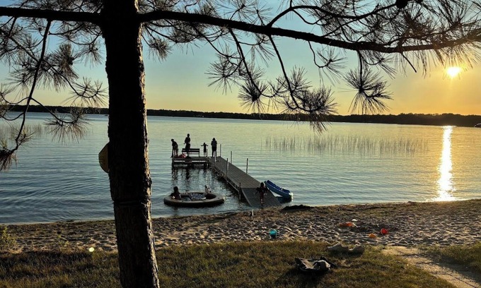 Baxter Cabin | NEW Family-friendly cabin with beautiful sand beach