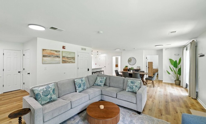 Winston - Salem House | NEW! Family Getaway 9BR Open-Concept Retreat
