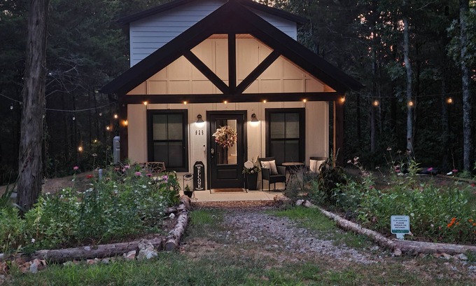 Walnut Shade House | New Farm Cottage, near Branson, MO built in 2022