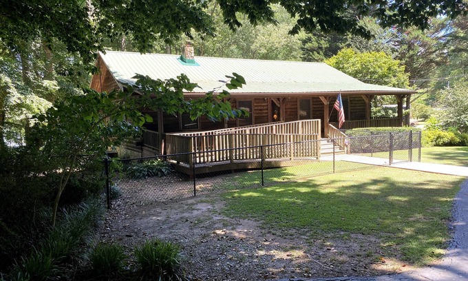 Gumlog Cabin | New finished lower level. Peaceful 5-bedroom lake front cabin easy walk to lake.