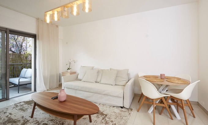 Mea She'arim Apartment | -New Flat Haneviim Street-