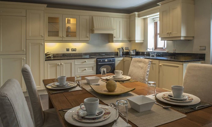 Tyrrellspass Apartment | New Forest Golf Club Apartments