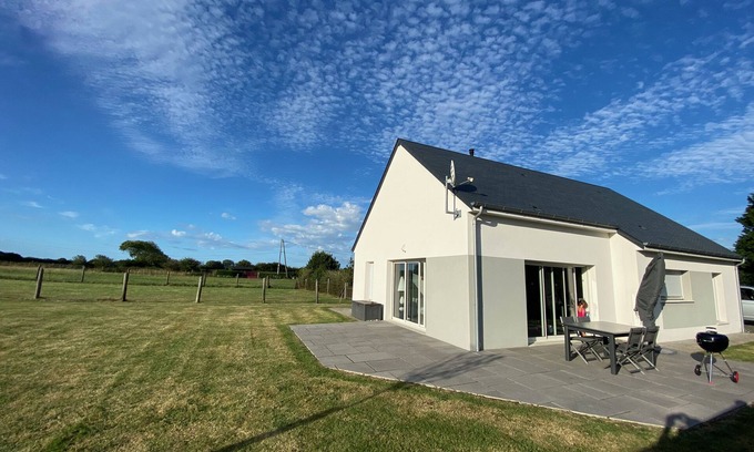 Sainte-Honorine-des-Pertes House | New villa in the heart of the landing beaches