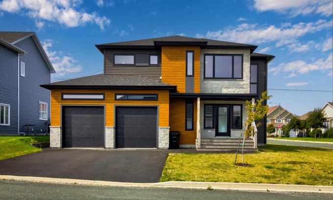 Terra Nova House | New Golfers Dream Modern Patio King Bed