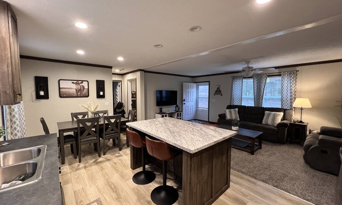 Roscommon House | New home 2.5 acres across from ORV trails, close to Higgins Lake & Ausable River