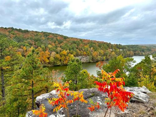 Centerville House | New Hot Tub Judes Peak on Big Piney Creek