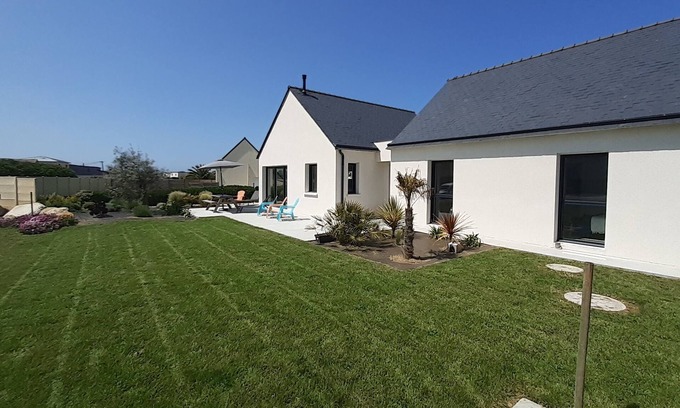 Cleder House | New house near the beautiful beach of Les Amiets