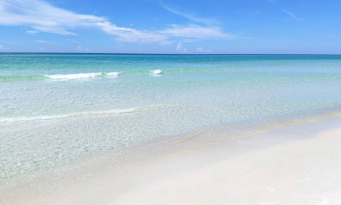Kiska Beach Cottage | NEW!Kiska Cottage: Fall & Snowbird Deals:Short walk to beach:bikes + chairs incl