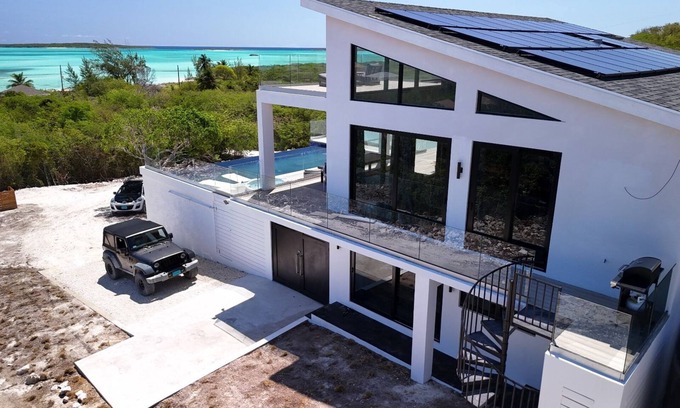 Rolleville House | NEW! Kite Beach House. Two minute walk to one of Exuma's best beaches!