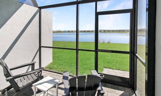 Grove City House | New lakefront villa with all of the amenities - Near Beaches - Hibiscus Haven