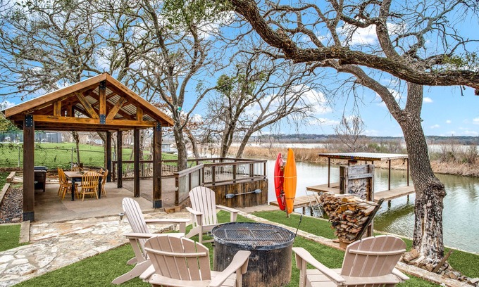 Dennis Cottage | NEW Lakeside Retreat: Pool, Kayaks, & Fishing