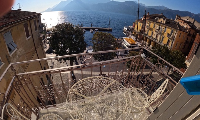 Malcesine Apartment | New large apartment directly on the lake