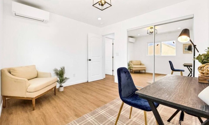 Diamond Head - Kapahulu - St. Louis House | New Large Diamond Head/Waikiki Home - 5 Bedroom