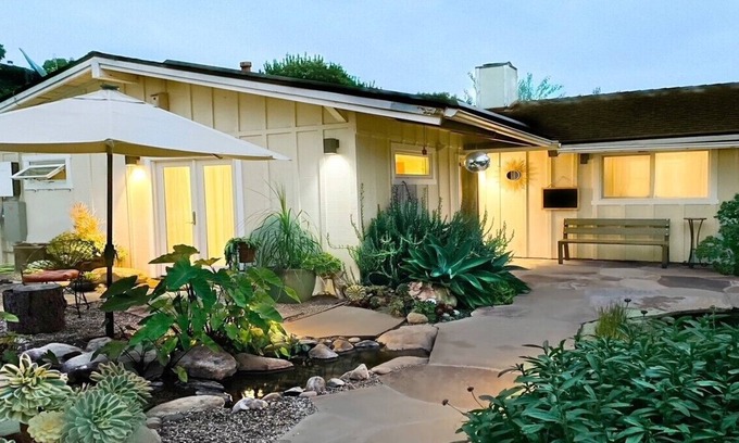 West Mesa House | New Listing Monthly, Mesa Gardens, 2 Bed Home w/Private Jacuzzi & Koi Pond