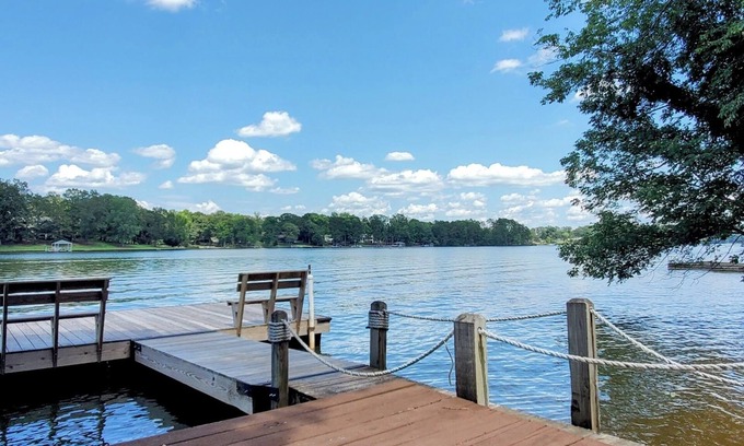 Inman House | New Listing! Perfect Lake Bowen Home With Lake Views, Decks, & Dock