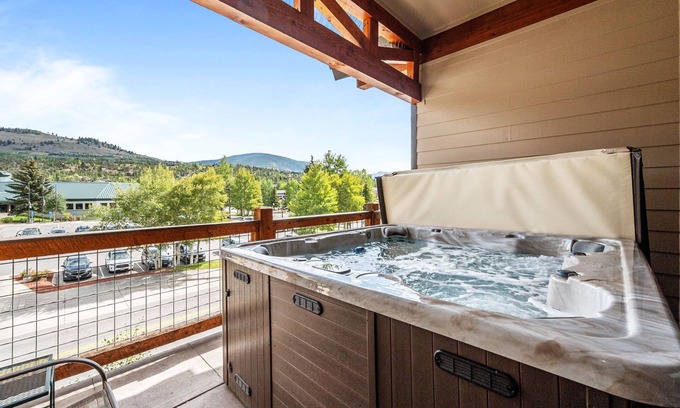 Willow Grove Condo | New Listing! River's Edge Condo - Private Hot Tub - Deck - Ideal Location