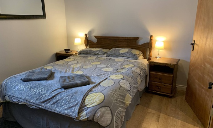 Ballymoney Apartment | *NEW LISTING* Stay in a refurbished Victorian Era Courtyard!