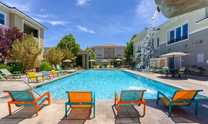 Reno/Tahoe Airport Apartment | New Luxurious 1BR Apartment Heated Pool, Spa & Sauna