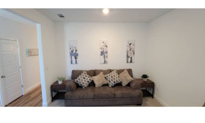 Roosevelt House | New Luxurious Home Excellent Neighborhood