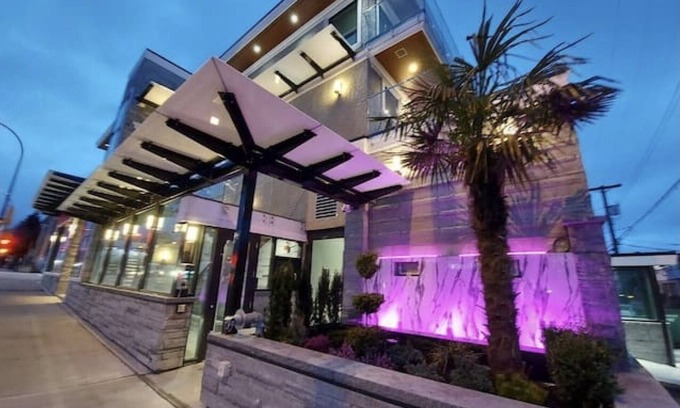 Sunset House | New Luxury 3 Bedroom Townhouse