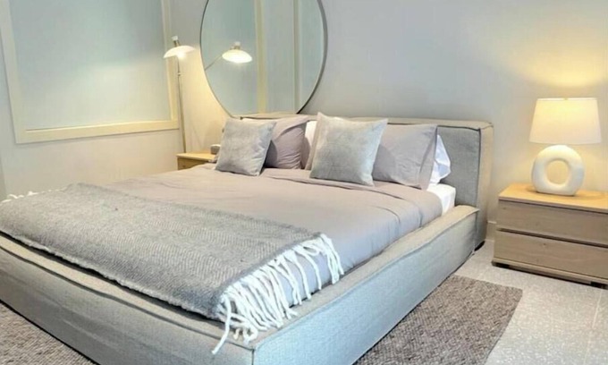 Westwind Apartment | New luxury 3bd - Gated - Pool Beach and Gym access - Quiet area - Up to 6 people