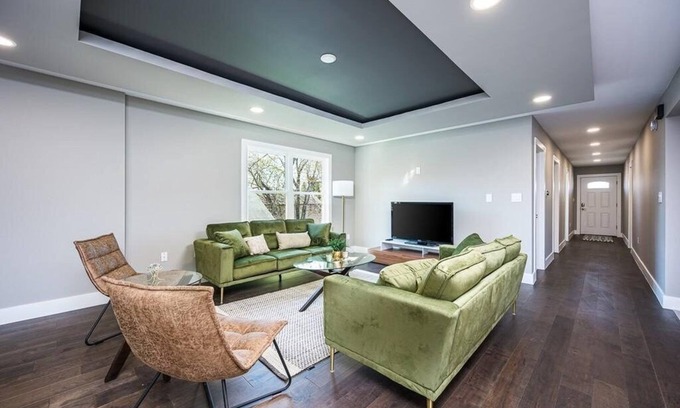 West Central Condo | New! Luxury 3BR 3BA Downtown Fort Wayne Condo with Massage Chair, WiFi&Parking