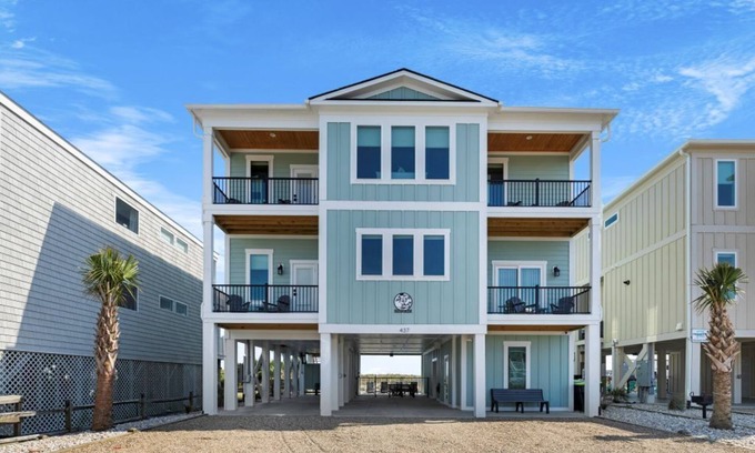 Supply House | New luxury beach front house steps from the ocean