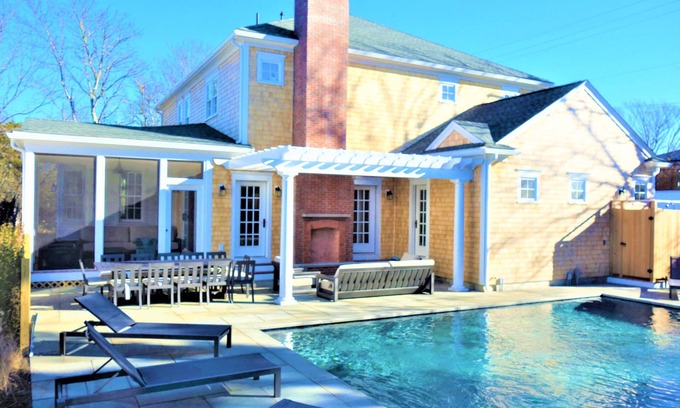 Edgartown House | NEW Luxury Beach House. Inner Village, Amazing Pool/Outdoor Entertaining Areas!