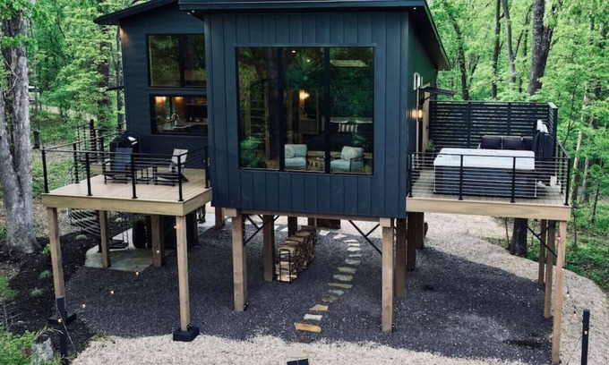 Perryville Cabin | New! Luxury Meets Nature - TreeRise at BaseCamp