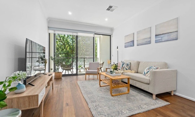 Walkerville House | New Luxury Stylish Elegant Townhouse for Families