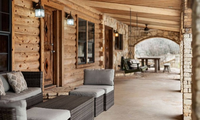 Leander House | New! Luxury Villa | hot tub | Great for families