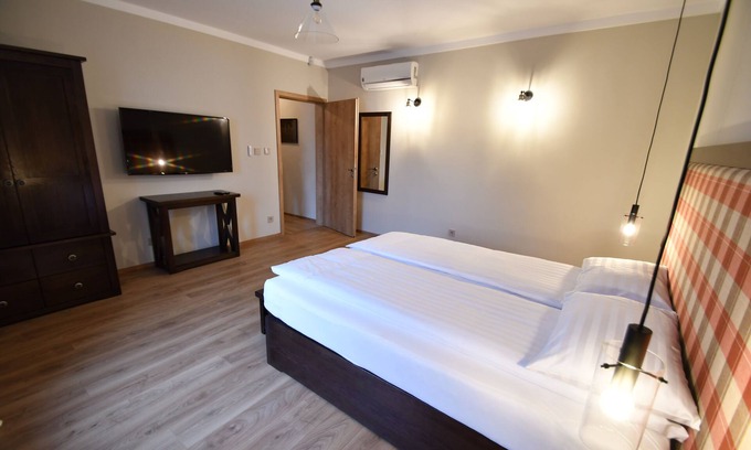 Rakoshegy House | New luxury villa in a calm, tranquil neighborhood