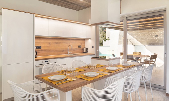 Mariou Villa | New Luxury Villa with private pool and outdoor shower