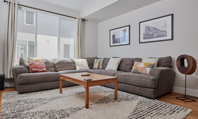 Sun Valley House | New Modern 3-Bedroom in Sloan's Lake. 5 minutes to downtown!