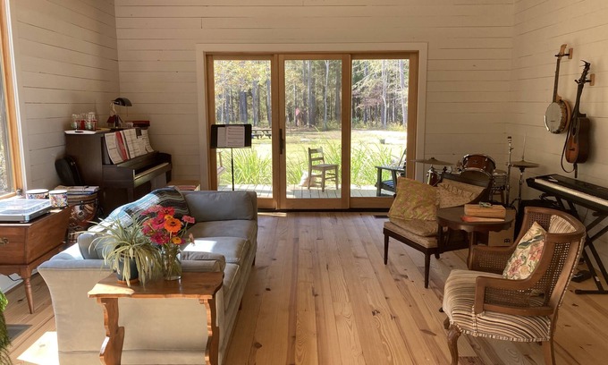 Oxford House | New Modern Cabin in peaceful setting with porches