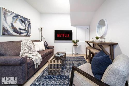 Southwest Edmonton Apartment | *NEW* Modern Suite King Bed! Netflix! Sleeps 4!