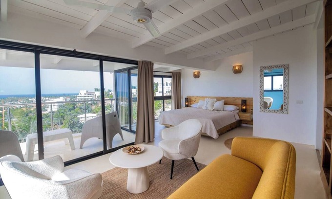 El Centro Hotel | New OceanView Boutique Hotel- Suite 8