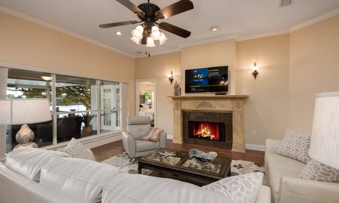 Slidell House | New Orleans Area 5BR 3.5ba with Gourmet Kitchen and Private Boat Dock