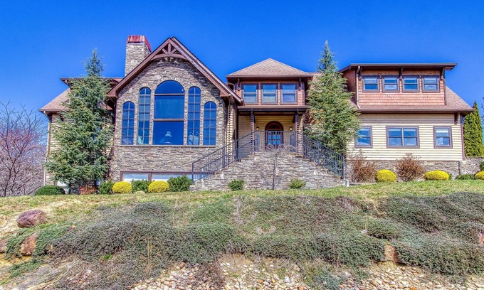 Gatlinburg - Pigeon Forge Cabin | NEW Private Mountain Retreat | Indoor Pool, Hot Tub & Views