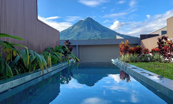 Arenal Hot Springs Villa | New private villa, spectacular views, private pool, jacuzzi, sun deck, A/C, WiFi