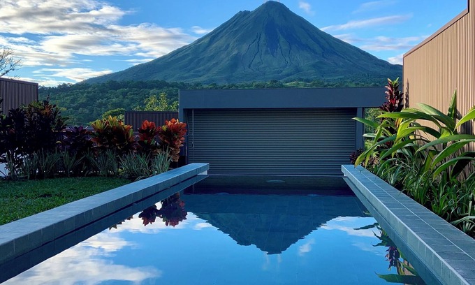 Arenal Hot Springs Villa | New private villa, spectacular views, private pool, jacuzzi, sun deck, A/C, WiFi