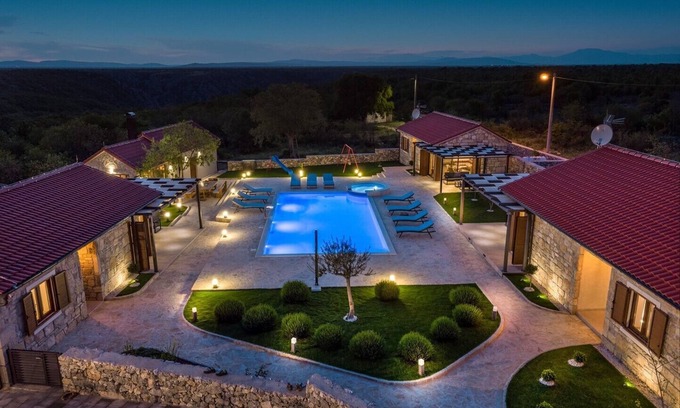 Oklaj Villa | New! Promina luxury villa with 72sqm Heated Pool, Jacuzzi, Infrared Sauna, Tennis court, Media room
