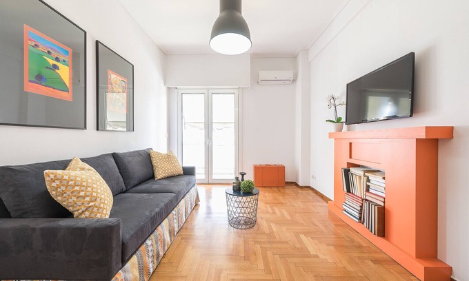 Athens City Centre Apartment | New Relaxed Central Apartment ☆ Walk Everywhere ☆