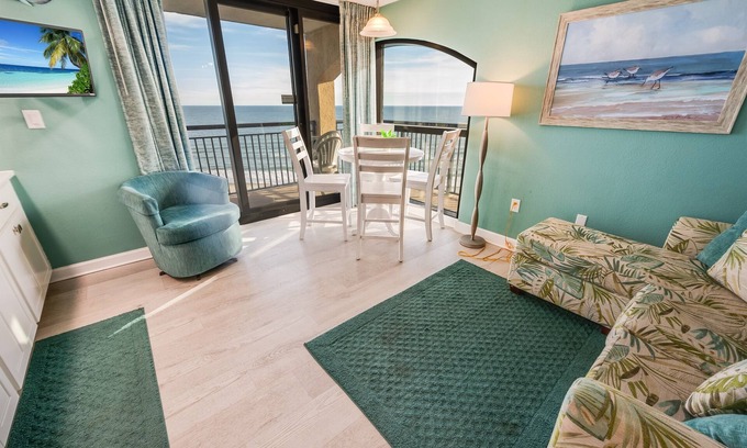 Windy Hill Condo | New Remodeled Corner Oceanfront Beach Cove, Pools!