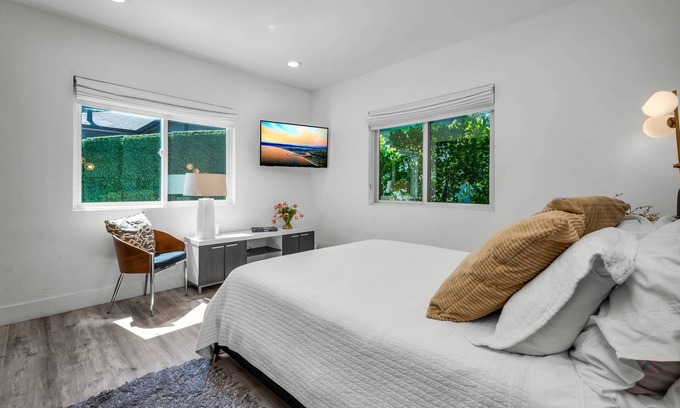 Valley Village House | New! Remodeled Modern Private Guest House Pet OK