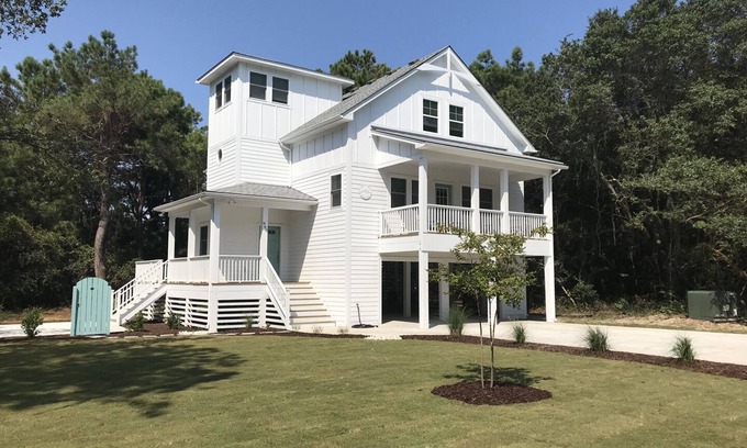 Monteray Shores House | New Reservations for Aug/Sept Enjoy dinner on us with $100 gift certificate delivered to your hom.
