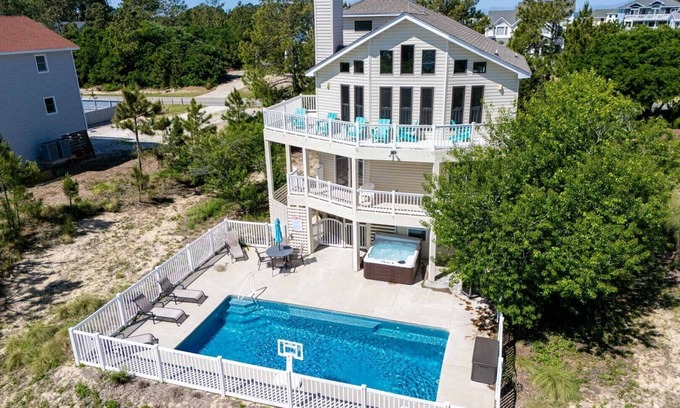Whalehead Beach House | New Reservations for Aug/Sept Enjoy dinner on us with $100 gift certificate delivered to your hom.