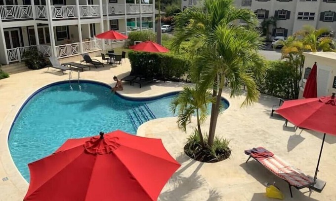 Weston Condo | NEW Sandbox Villa 3 BDR Central to West Coast
