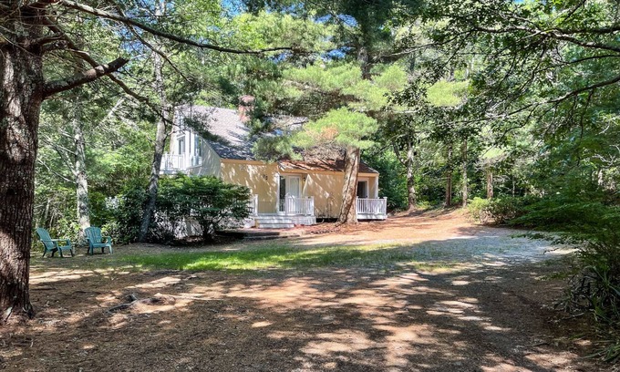 New Seabury House | New Seabury-Bright Coves-Exceptional Secluded Private Home